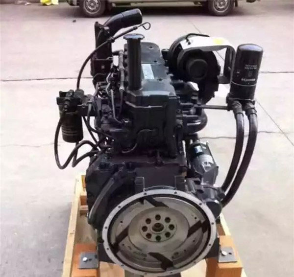 挖掘機(jī)配件發(fā)動機(jī)